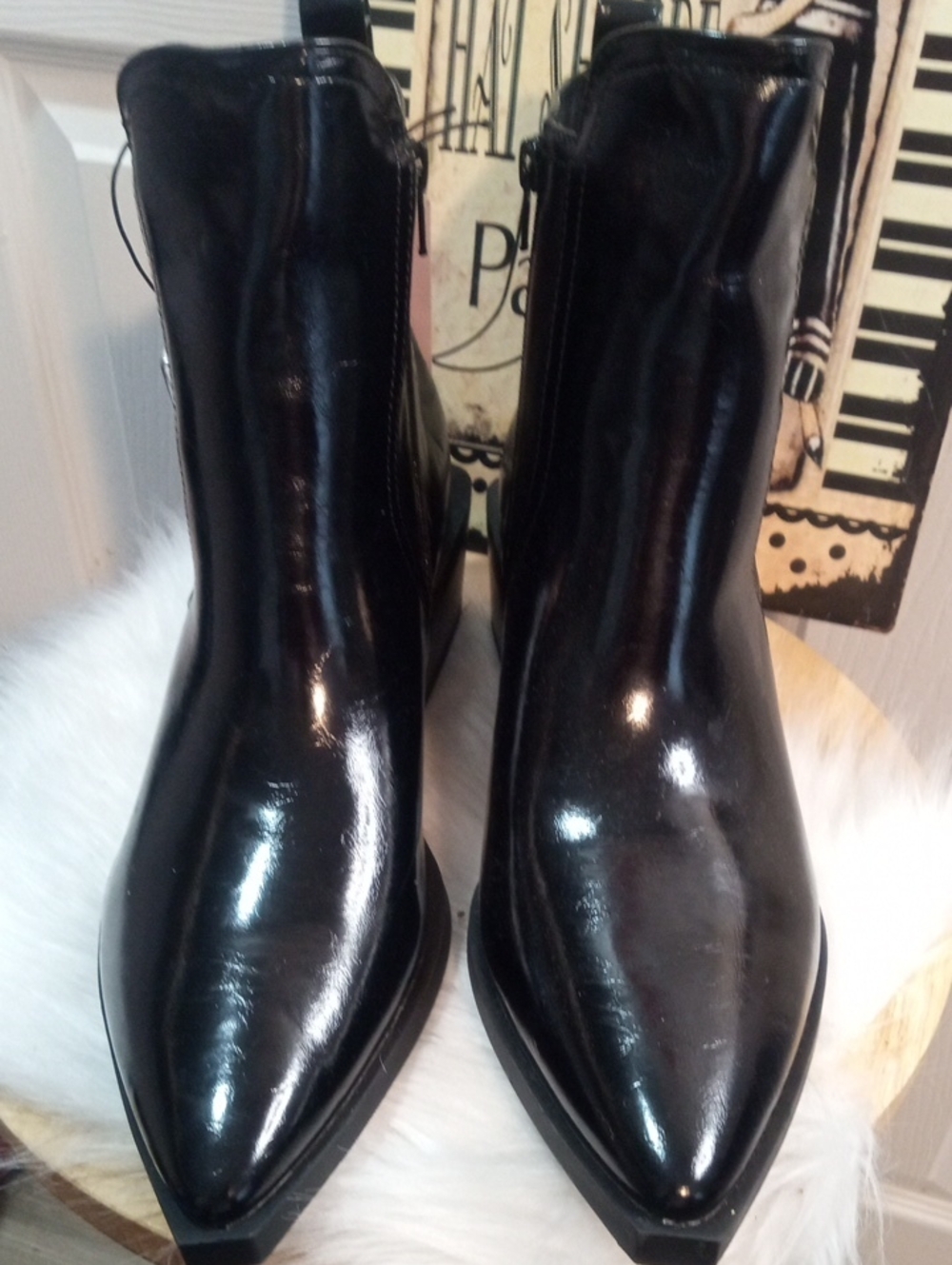 WILD FABLE PATENT GIOVANNA BOOTIES - Picture 4 of 11
